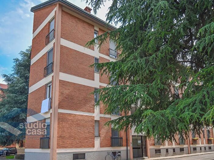 Appartamento trilocale in vendita in Viale Calabria a, Lodi