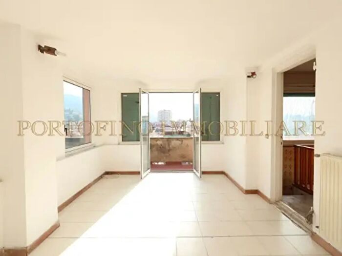Appartamento con 5 locali in vendita in Via Mario Zignago, Rapallo