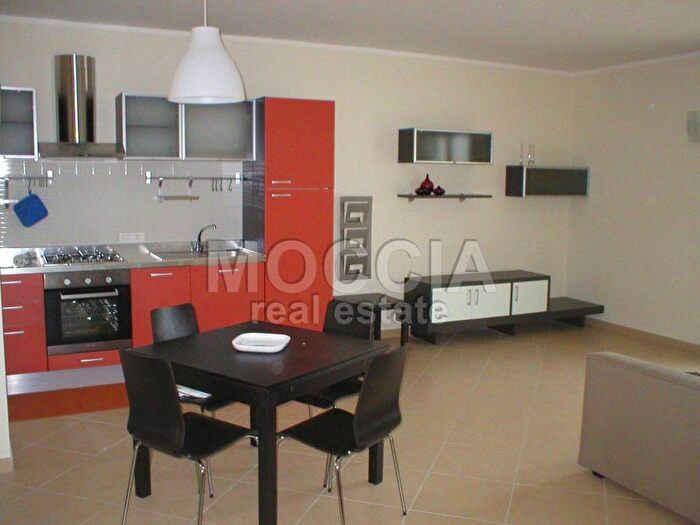 Appartamento trilocale in affitto in Viale Giulio Douhet, Reggia di Caserta, Caserta