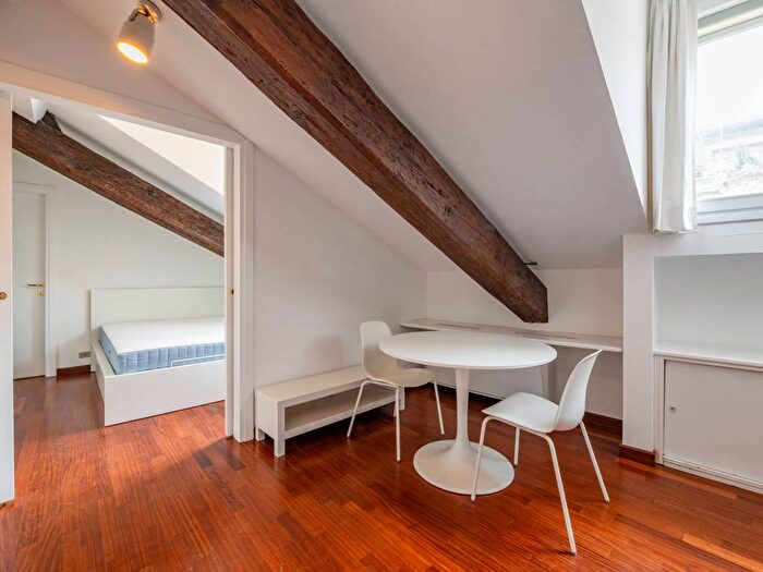 Appartamento bilocale in affitto in Via Vivaio, Palestro, Milano