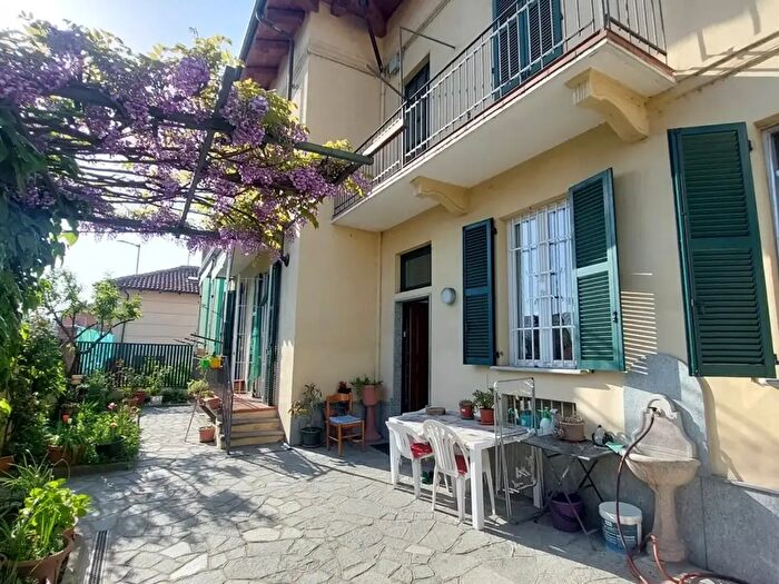 Casa con 12 locali in vendita in Corso Venezia, Asti