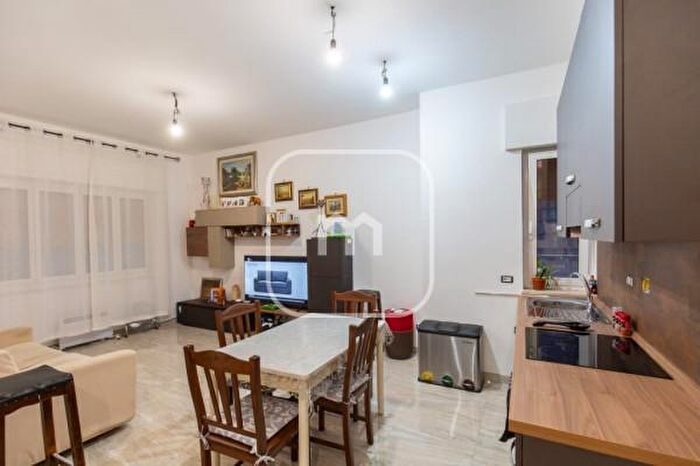 Appartamento trilocale in vendita in Via Frascati Colonna, Colonna