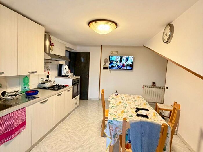Appartamento trilocale in affitto in Via Nazionale delle Puglie, Centro, Casalnuovo di Napoli