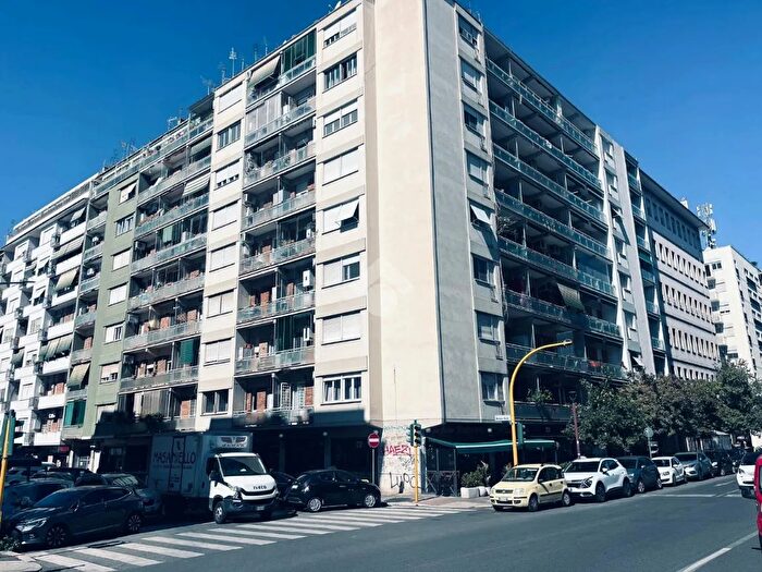 Appartamento trilocale in vendita in Via Antonio Roiti, Roma