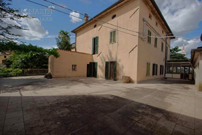 Casa con 6 locali in vendita in Citerna