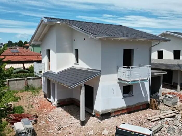 Casa quadrilocale in vendita in Castiglione Olona