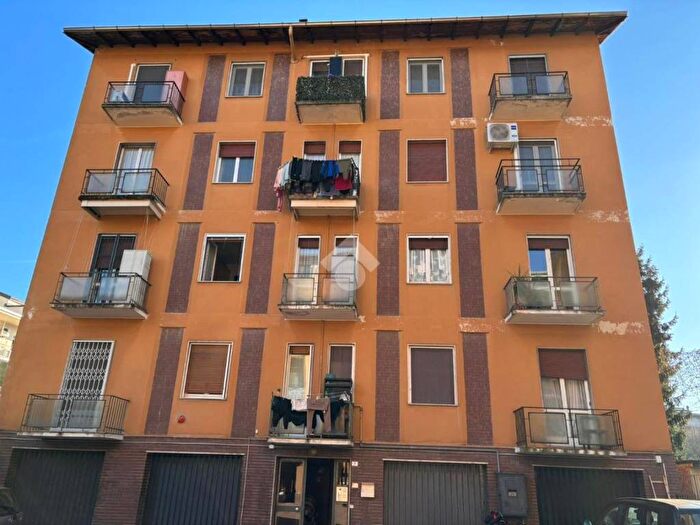 Appartamento trilocale in affitto in Via Monte San Michele, Porta Mortara, Novara