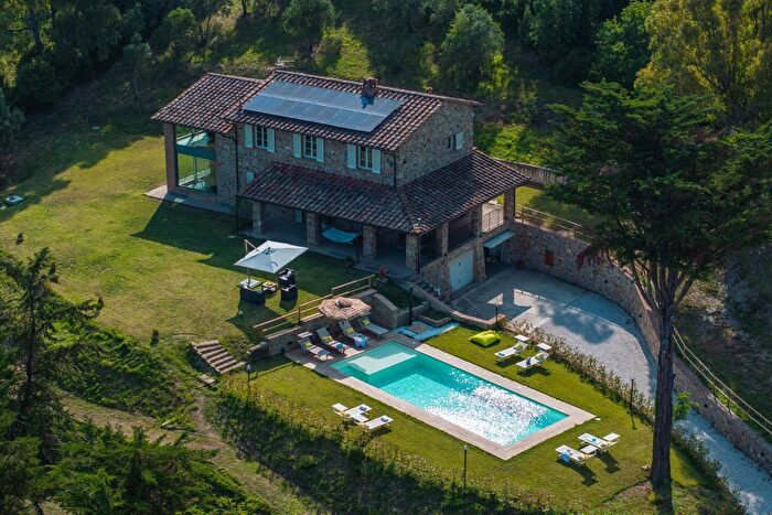 Casa con 14 locali in vendita in Rosignano Marittimo