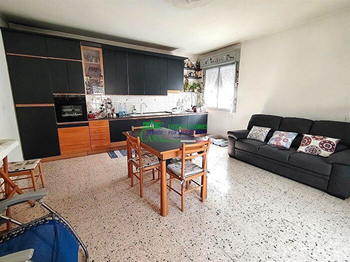 Appartamento con 5 locali in vendita in Via Generale Cascino, Comiso