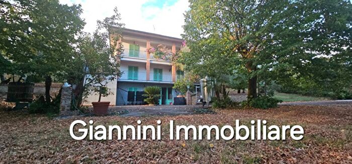 Casa con 7 locali in vendita in Via di Montecarlo Montecarlo, Montecarlo