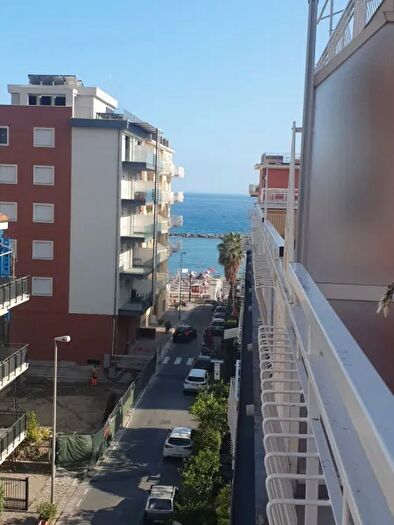 Appartamento trilocale in vendita in Via Sicilia, San Bartolomeo Al Mare