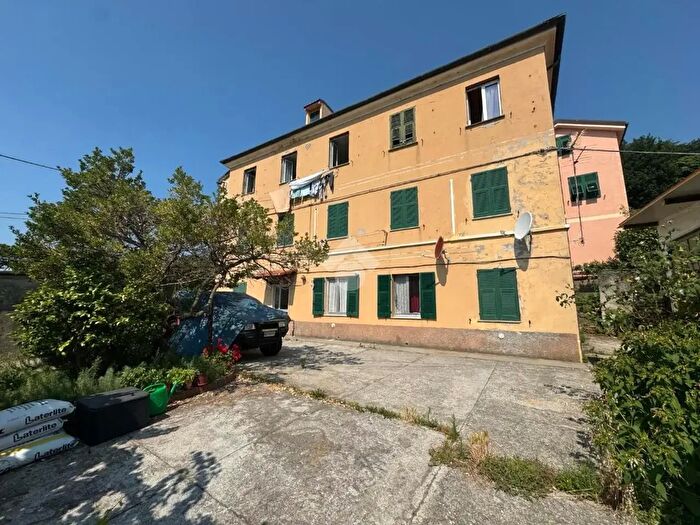 Appartamento con 5 locali in vendita in Via Rocca dei Corvi, Genova