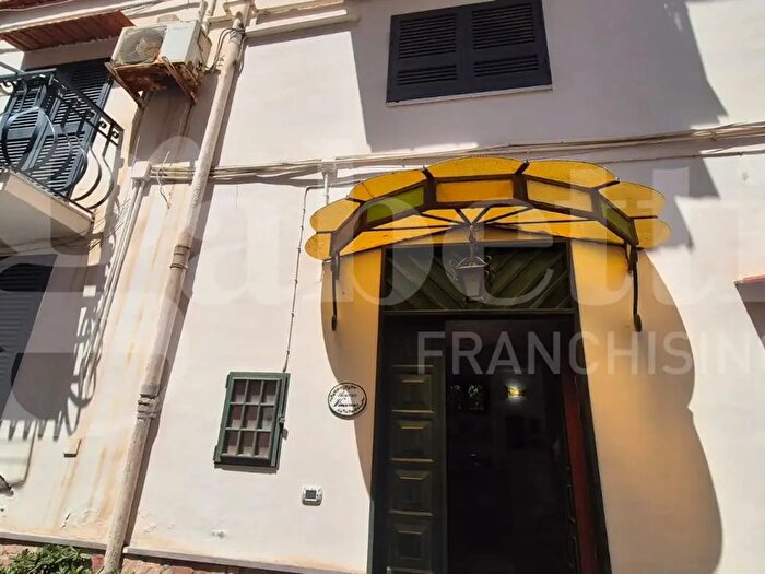 Casa con 5 locali in vendita in Corso Umberto I, Torre Annunziata