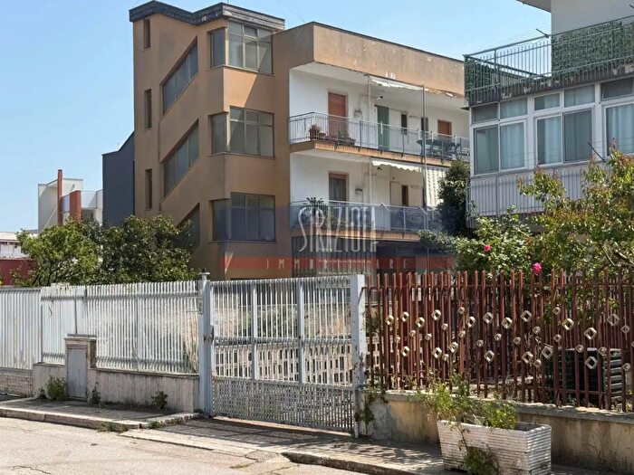 Appartamento quadrilocale in vendita in Via Bergamo, Modugno
