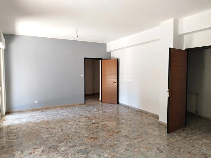 Appartamento con 8 locali in affitto in Via Caronda, Catania