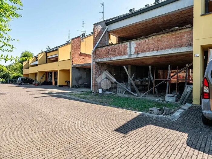 Casa con 6 locali in vendita in Via Mario Grisendi, San Polo D'Enza