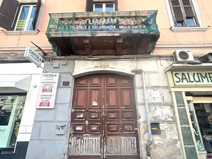 Appartamento monolocale in affitto in Calata Capodichino, Napoli