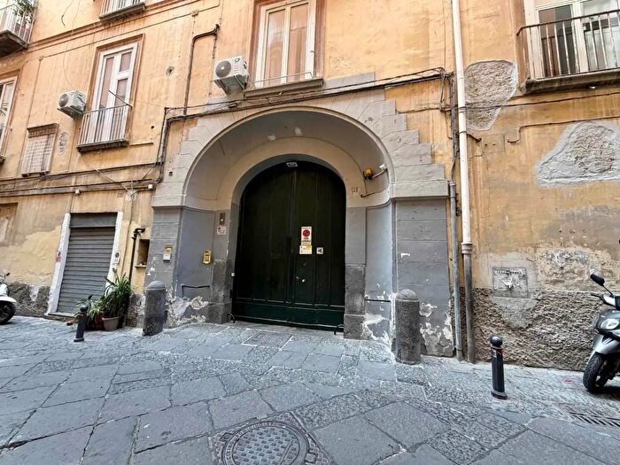 Appartamento con 5 locali in vendita in Via Giovanni Bausan, Napoli