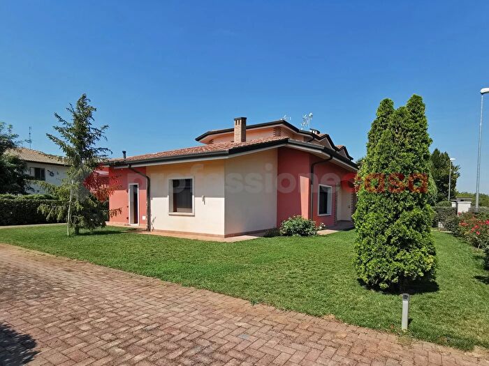 Casa con 5 locali in vendita in Gazzo Veronese