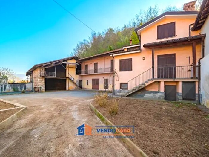 Casa con 6 locali in vendita in Via Cesare Battisti, Caraglio