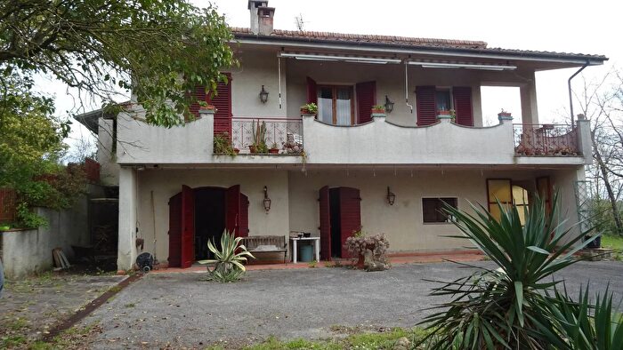 Casa con 13 locali in vendita in Via Lungagnana, Montespertoli