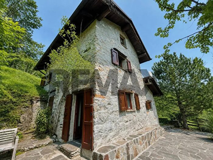 Casa quadrilocale in vendita in Valle Cannobina