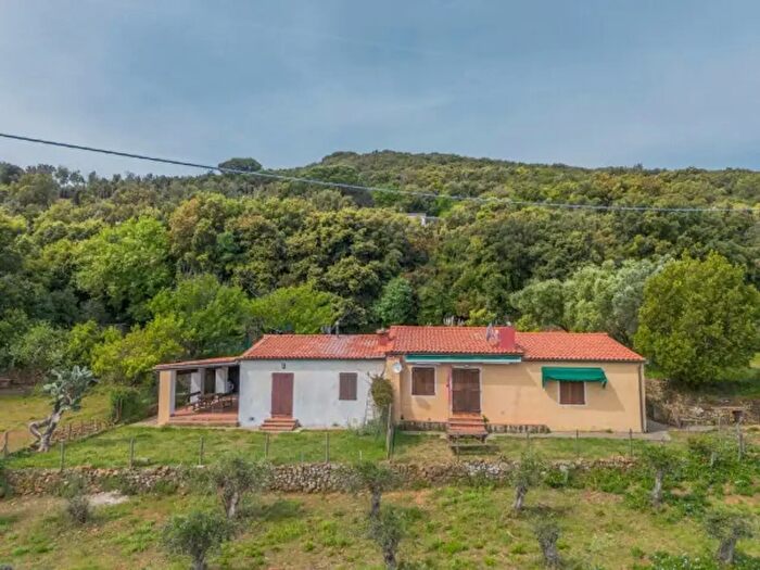Casa con 6 locali in vendita in Località Fenicia, Marciana Marina
