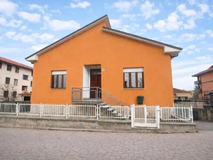 Casa quadrilocale in vendita in Sommariva Perno