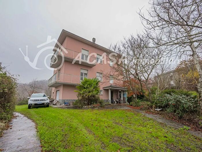 Casa con 6 locali in vendita in Strada Campero, Terenzo