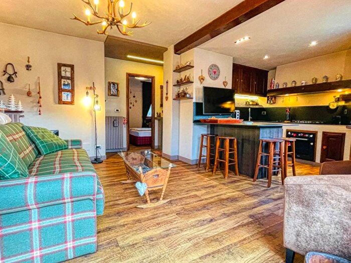 Appartamento quadrilocale in affitto in Via Tre Croci, Centro, Bardonecchia