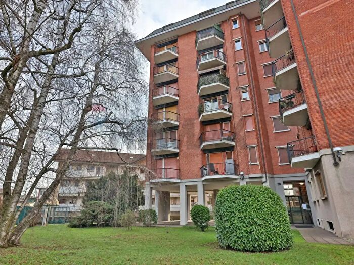 Appartamento trilocale in vendita in Via Repubblica, Bollate