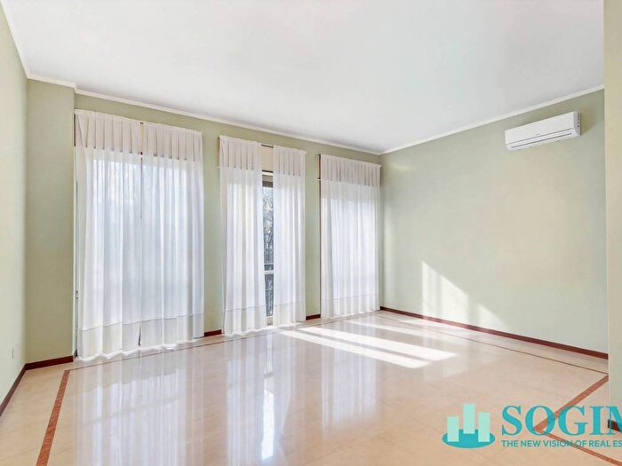 Appartamento trilocale in affitto in VIA SAN LUCA, Ticinese, Milano