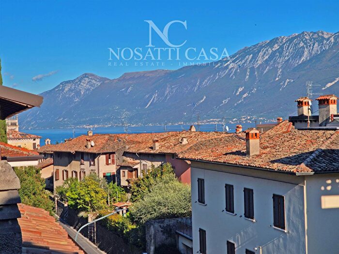 Casa con 5 locali in vendita in Vicolo Cortili, Gargnano