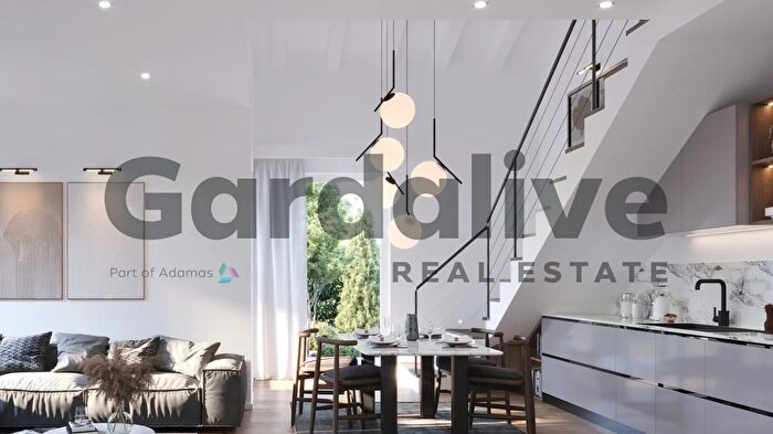 Casa quadrilocale in vendita in Località Broglie, Peschiera Del Garda