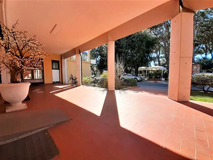 Appartamento trilocale in affitto in Massa