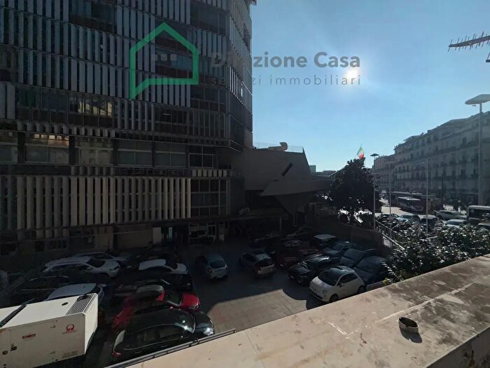 Appartamento quadrilocale in vendita in Via San Cosmo Fuori Porta Nolana, Napoli