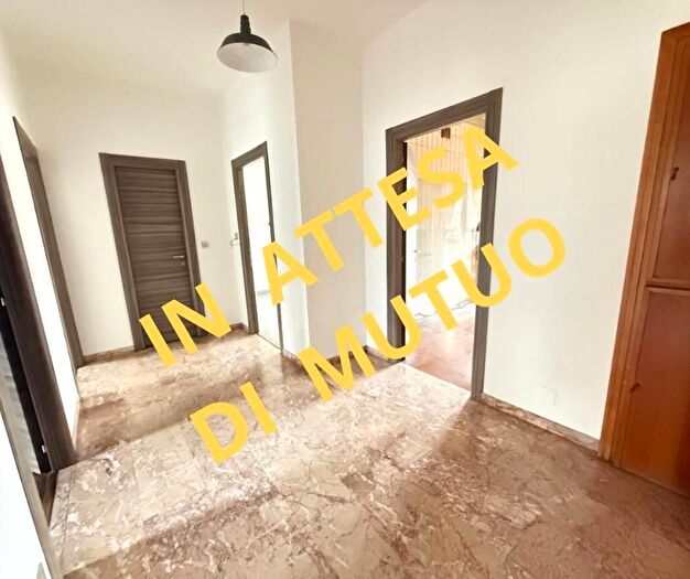 Appartamento con 5 locali in vendita in Via Lesegno Torino, Torino