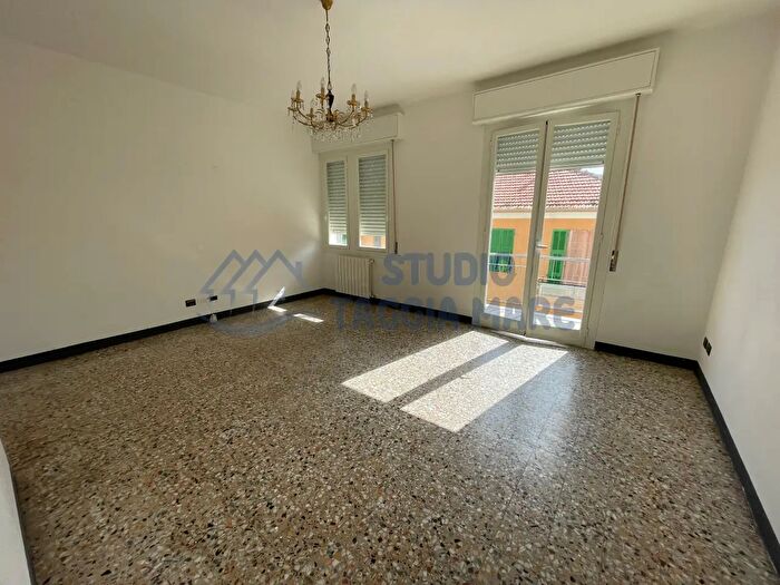 Appartamento quadrilocale in vendita in Taggia