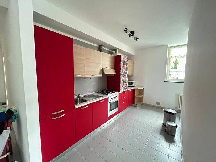 Appartamento trilocale in affitto in Calata Andalò Dinegro, Prè, Genova