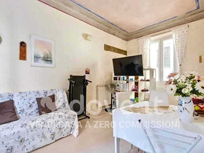 Appartamento trilocale in vendita in Via dei Serragli, Firenze