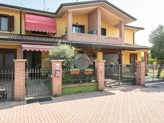 Casa con 5 locali in vendita in Via Daniel Bovet, Curtatone