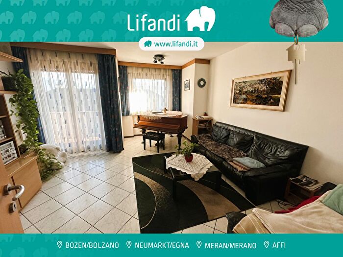 Appartamento quadrilocale in vendita in Lavardistraße Via Lavardi, Caldaro Strada Del Vino