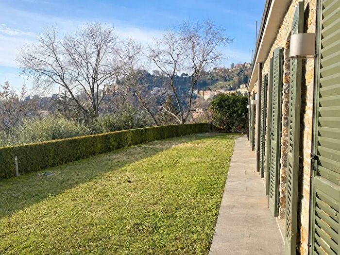 Appartamento quadrilocale in vendita in Via delle Tre Armi, Bergamo