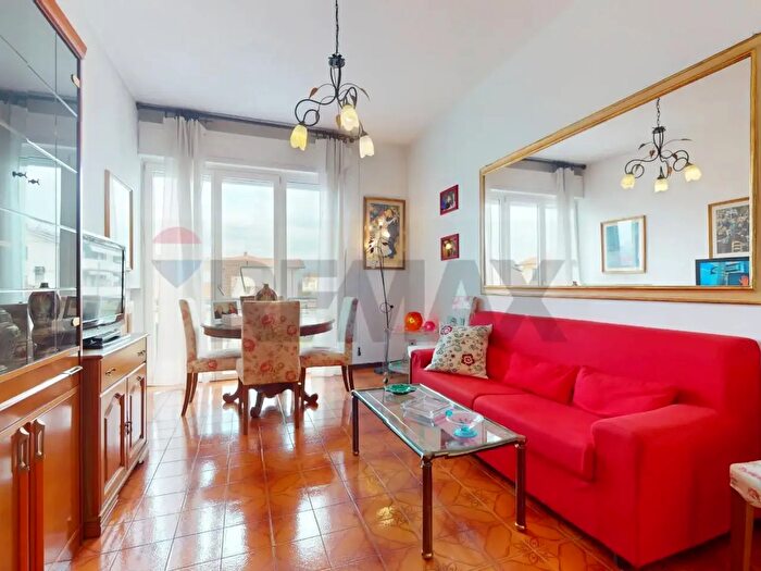 Appartamento con 5 locali in vendita in Via dei Ginepri, Viareggio