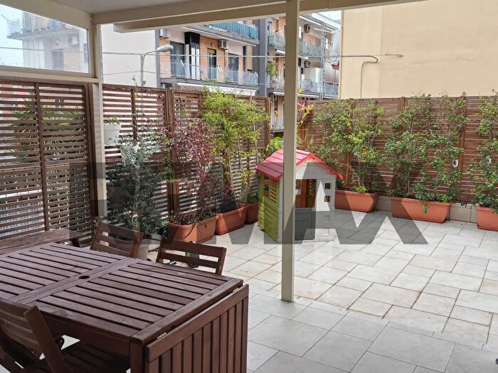 Appartamento trilocale in affitto in Via Lonigro, Bari