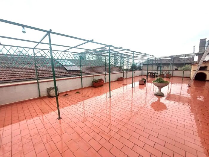 Casa con 6 locali in vendita in Via Franco Sacchetti, Prato