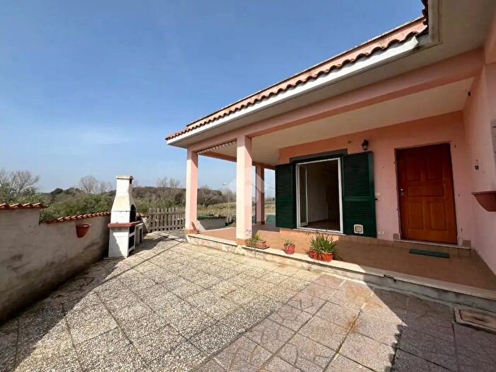 Casa bilocale in vendita in Via Taormina, Nettuno