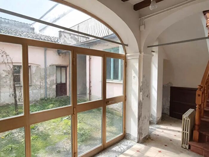 Casa con 5 locali in vendita in Cortemaggiore