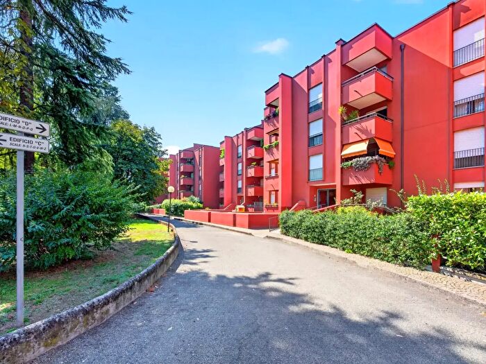 Appartamento trilocale in vendita in Via Valera, Arese
