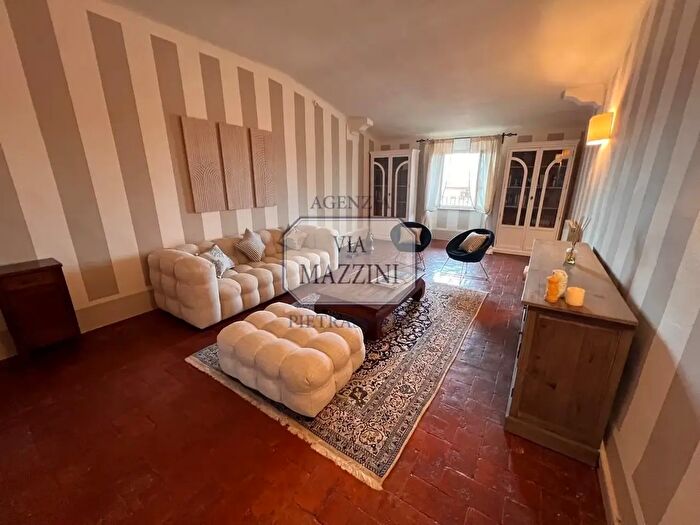 Appartamento con 5 locali in affitto in a del Poggetto, Pietrasanta